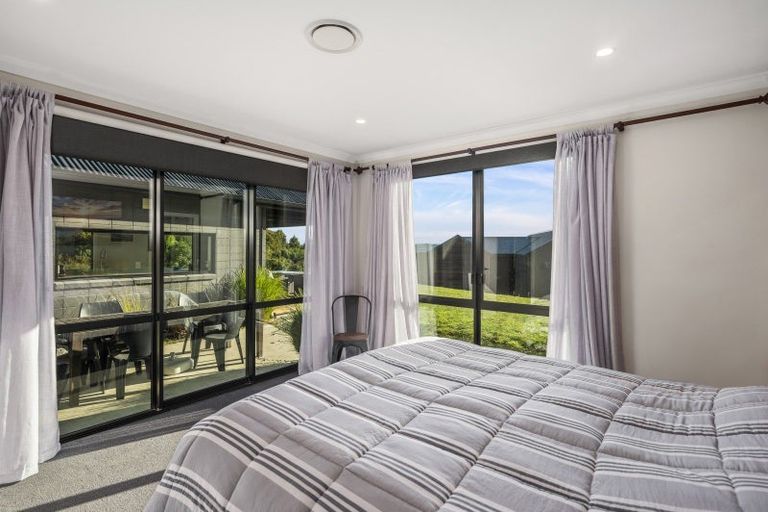 Photo of property in 13 Sparrowhawk Way, Kinloch, Taupo, 3377