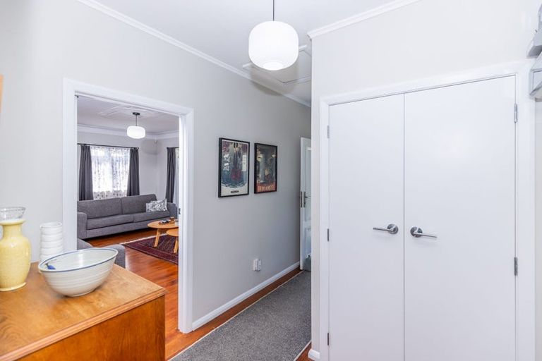 Photo of property in 52 Storey Avenue, Forest Lake, Hamilton, 3200