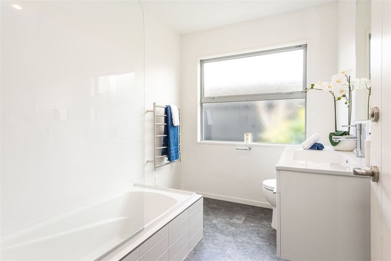 Photo of property in 18 Millesimes Way, Yaldhurst, Christchurch, 8042