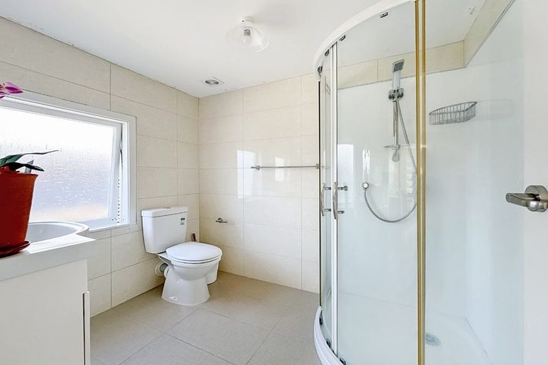 Photo of property in 58 Knightsbridge Drive, Forrest Hill, Auckland, 0620