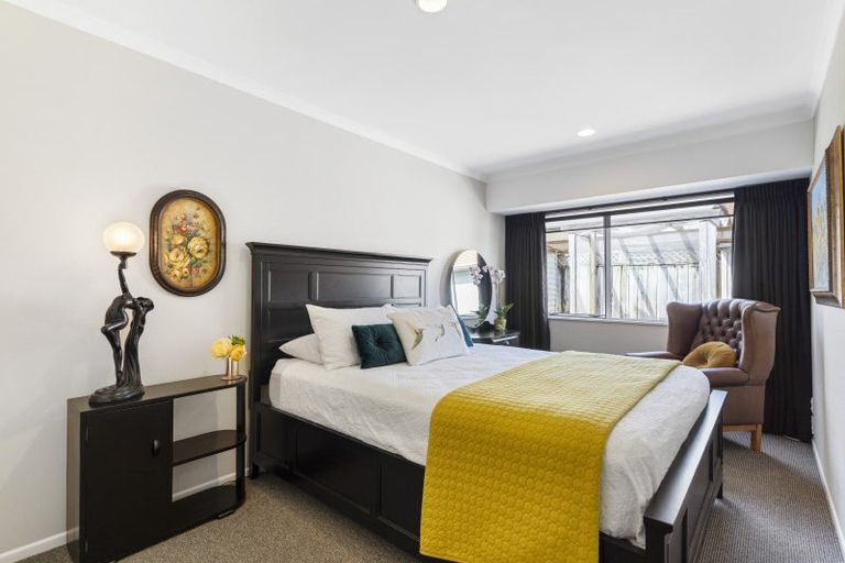 Photo of property in 11 Sligo Place, Somerville, Auckland, 2014