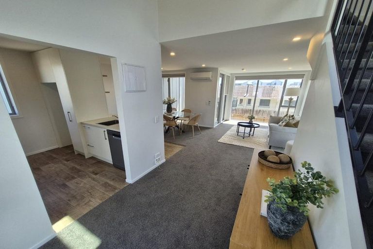 Photo of property in 3/246 Marine Parade, New Brighton, Christchurch, 8061