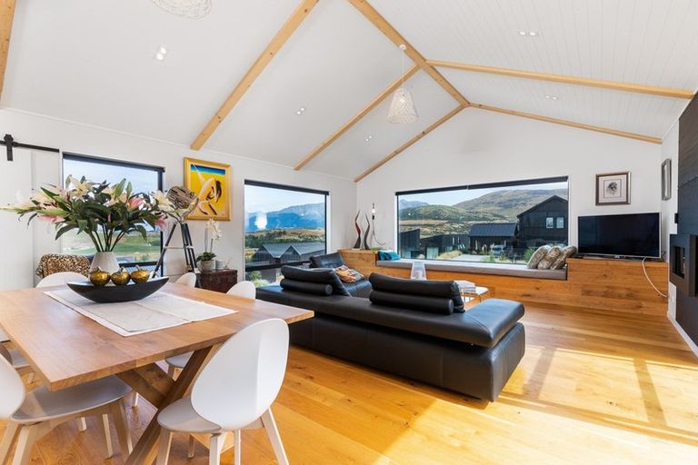 Photo of property in 21 Falconer Rise, Jacks Point, Queenstown, 9371