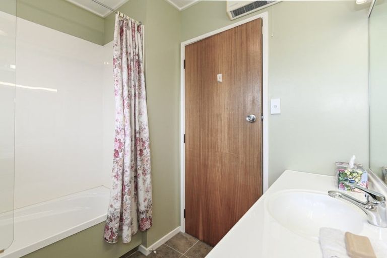 Photo of property in 1409 Warwick Place, Mayfair, Hastings, 4122