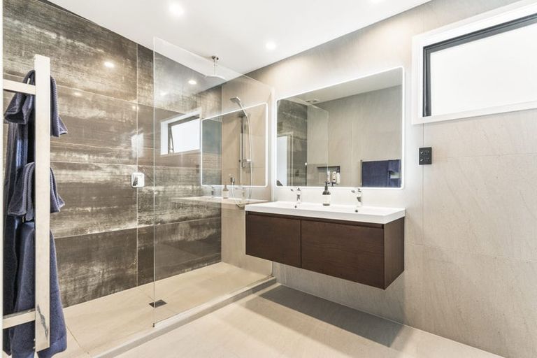 Photo of property in 10a Surville Place, Mairangi Bay, Auckland, 0630