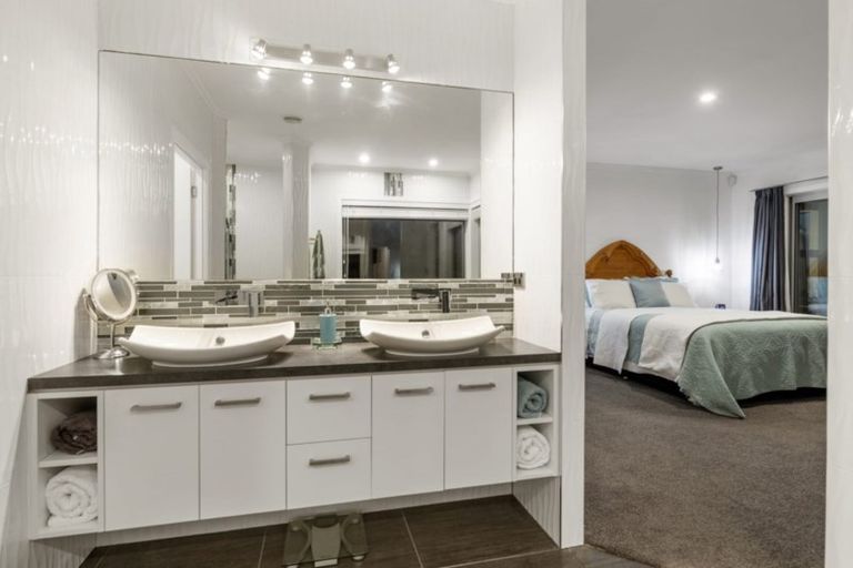 Photo of property in 939 Kahikatea Flat Road, Waitoki, Kaukapakapa, 0871