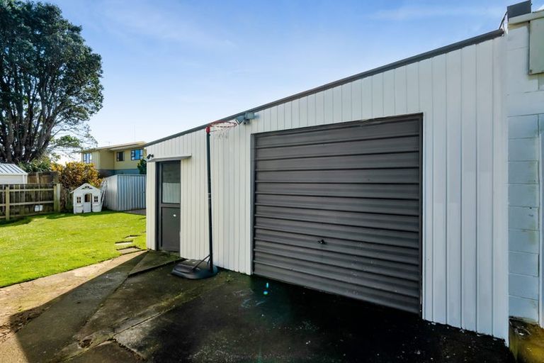 Photo of property in 24 Gardenia Avenue, Bell Block, New Plymouth, 4312