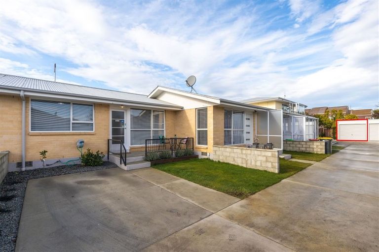 Photo of property in 2/12 North Avon Road, Richmond, Christchurch, 8013