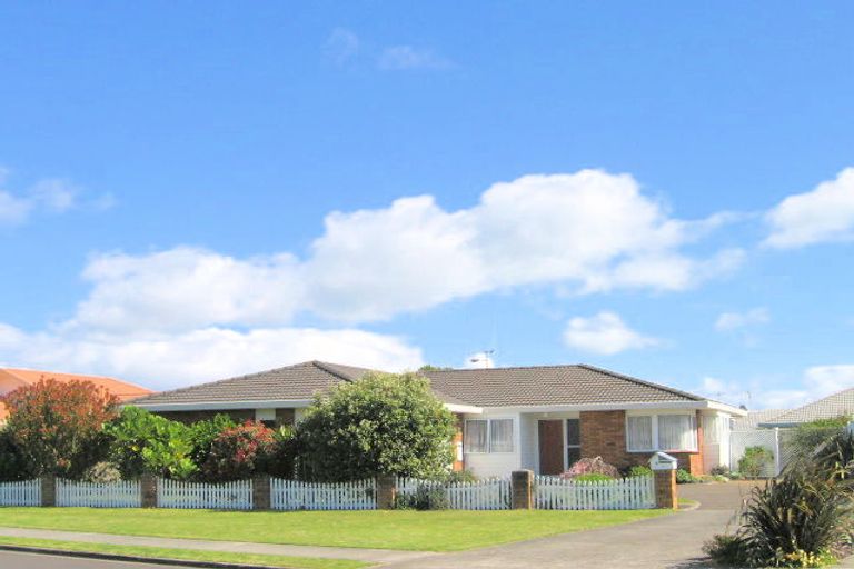 Photo of property in 4 Lotus Avenue, Mount Maunganui, 3116