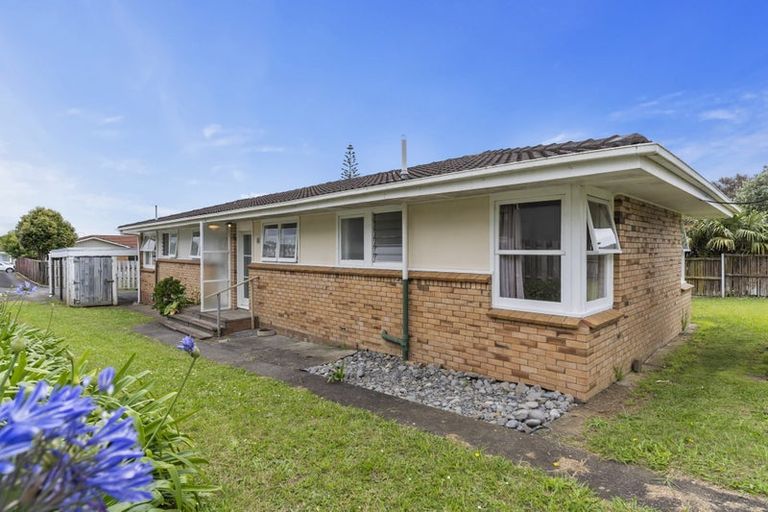 Photo of property in 2/9 Wells Road, Bucklands Beach, Auckland, 2012