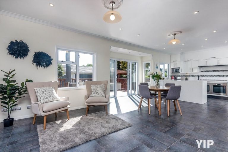 Photo of property in 18 Middleton Road, Johnsonville, Wellington, 6037