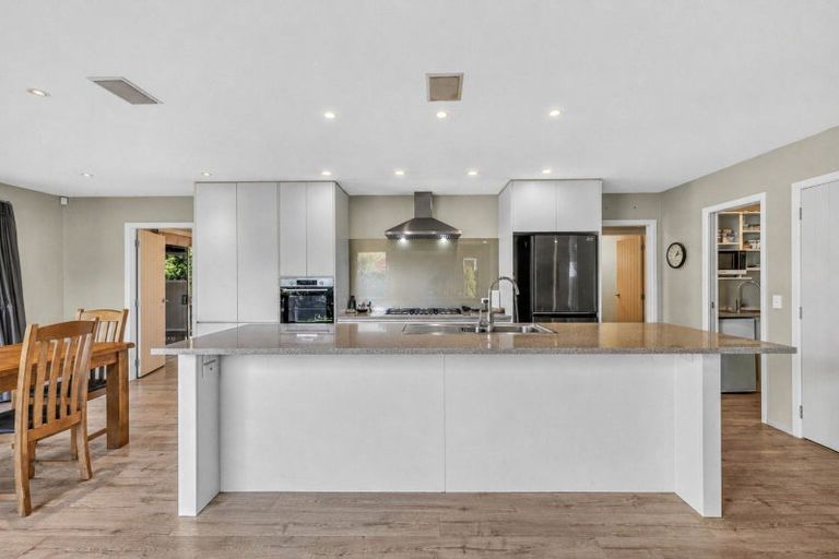 Photo of property in 72 Jellicoe Drive, Hamilton East, Hamilton, 3216