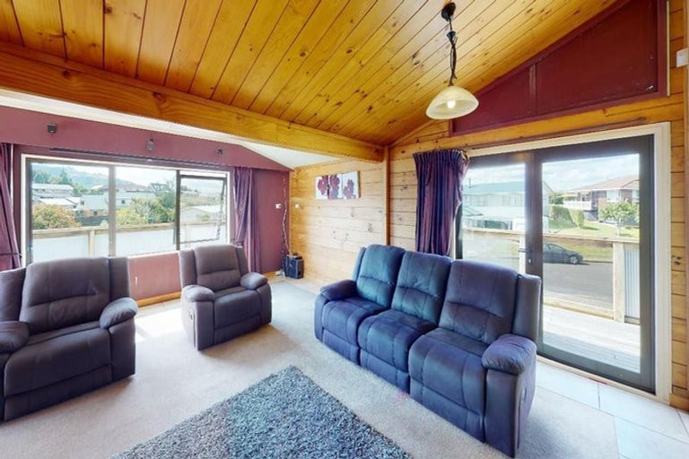 Photo of property in 27 Petrie Street, Pomare, Rotorua, 3015