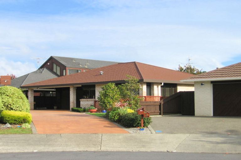 Photo of property in 10 Runanga Grove, Waikanae, 5036