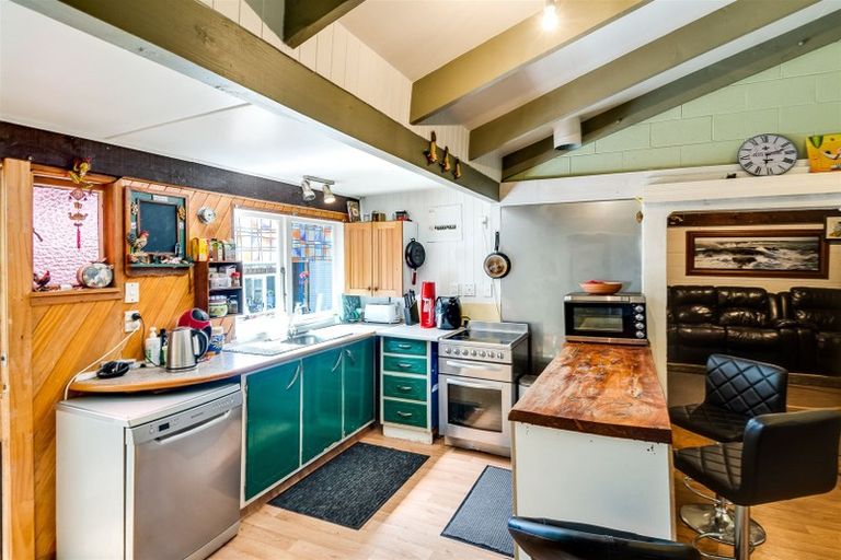 Photo of property in 1/422 Main North Road, Bay View, Napier, 4104