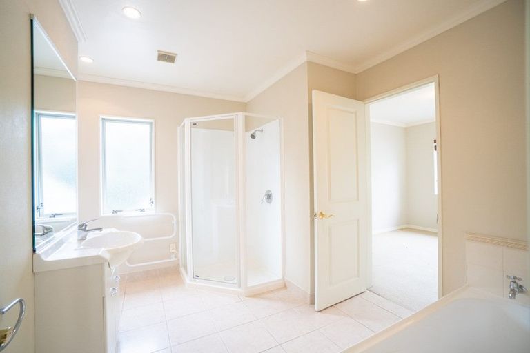 Photo of property in 4 Pastoral Lane, Hokowhitu, Palmerston North, 4410