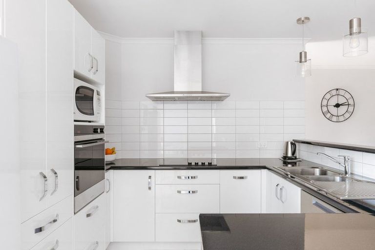 Photo of property in Waterview Estate, 11/4 Greystone Place, Omokoroa, 3114