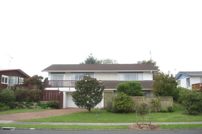 Photo of property in 8 Robert Allan Way, Pakuranga Heights, Auckland, 2010