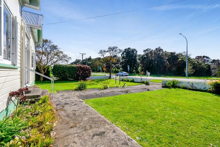 Photo of property in 35 Cracroft Street, Waitara, 4320