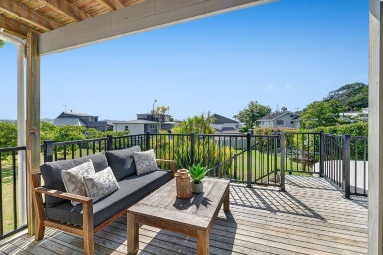 Photo of property in 46 De Luen Avenue, Tindalls Beach, Whangaparaoa, 0930