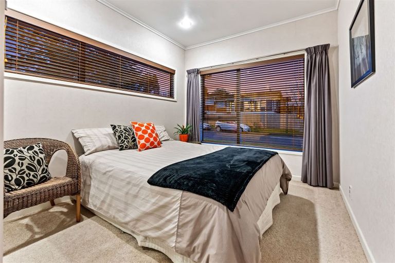 Photo of property in 7 Divich Avenue, Te Atatu South, Auckland, 0610