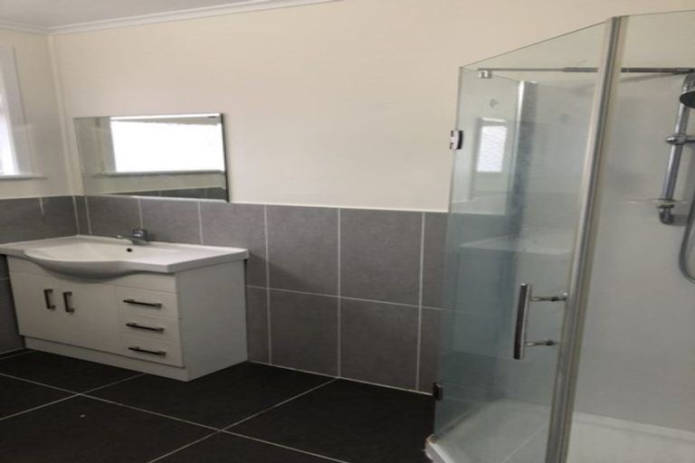 Photo of property in 1/3 Aurea Avenue, Pakuranga, Auckland, 2010