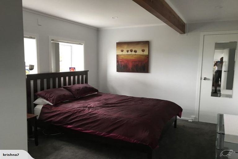 Photo of property in 6 Tadley Court, Goodwood Heights, Auckland, 2105