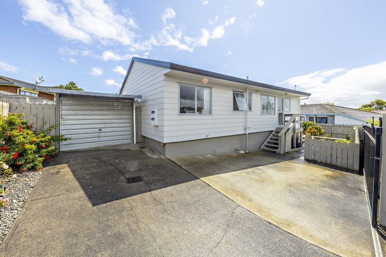 Photo of property in 1/25 Kopara Place, Clendon Park, Auckland, 2103