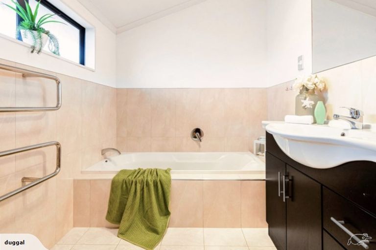 Photo of property in 145a Rathgar Road, Henderson, Auckland, 0610