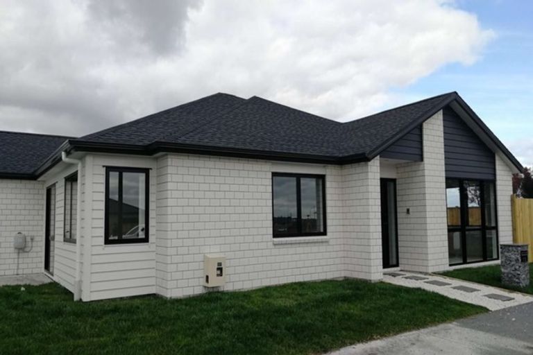 Photo of property in 10 Castlepoint Avenue, Takanini, 2110