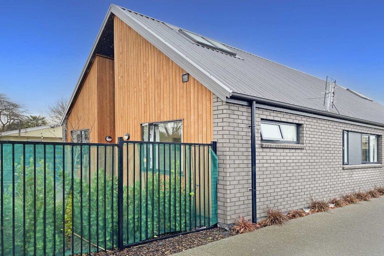 Photo of property in 1/116 Champion Street, Edgeware, Christchurch, 8013