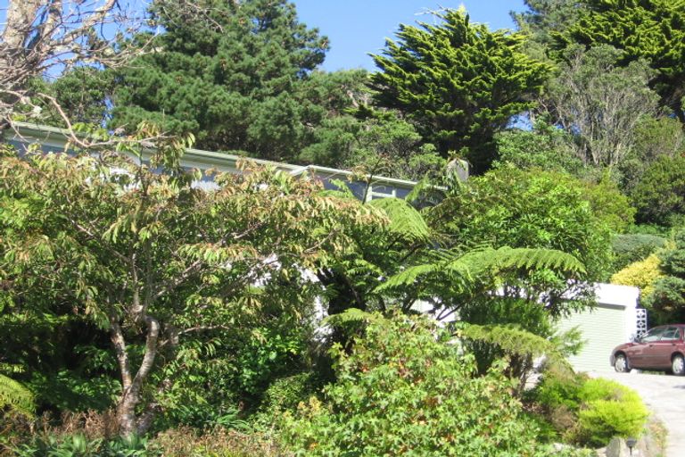 Photo of property in 12 Wilmshurst Place, Tawa, Wellington, 5028