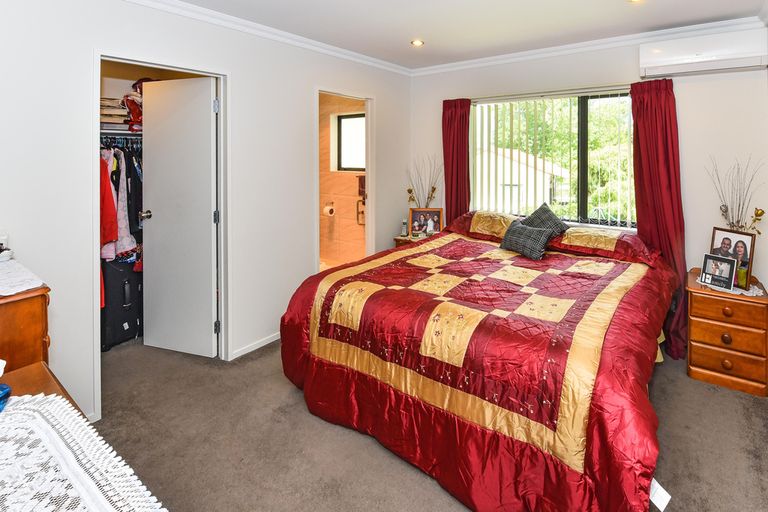Photo of property in 19 Reremanu Place, Weymouth, Auckland, 2103