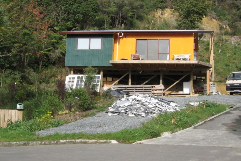 Photo of property in 13 Kereru Grove, Stokes Valley, Lower Hutt, 5019