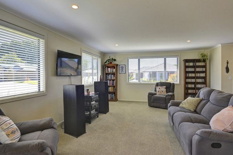 Photo of property in 3 Hereford Drive, Carterton, 5713