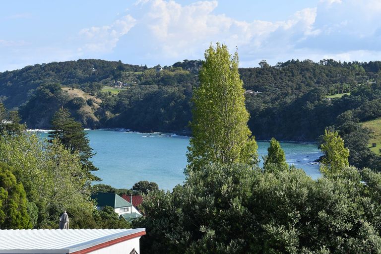 Photo of property in 15 Hillside Crescent, Leigh, 0985