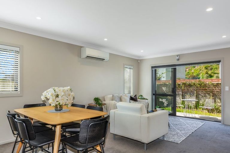 Photo of property in 45 Brindle Way, Newlands, Wellington, 6037