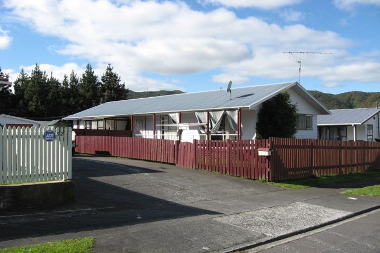 Photo of property in 30 Stockdale Street, Wainuiomata, Lower Hutt, 5014