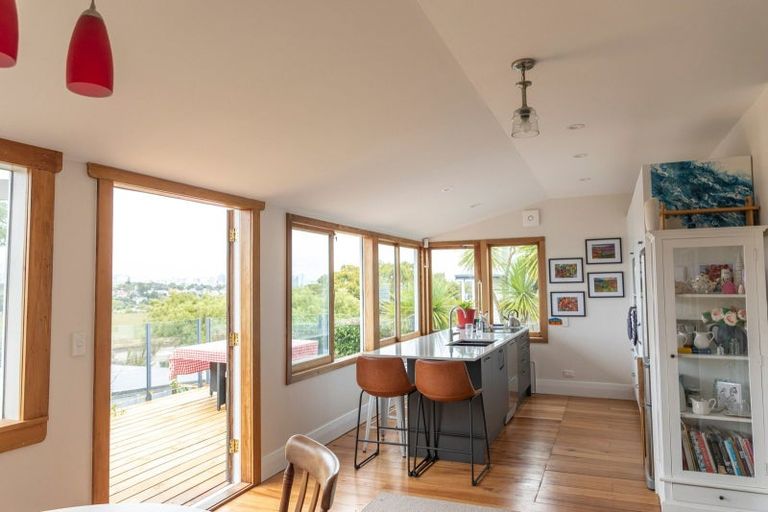 Photo of property in 39 Ngataringa Road, Devonport, Auckland, 0624