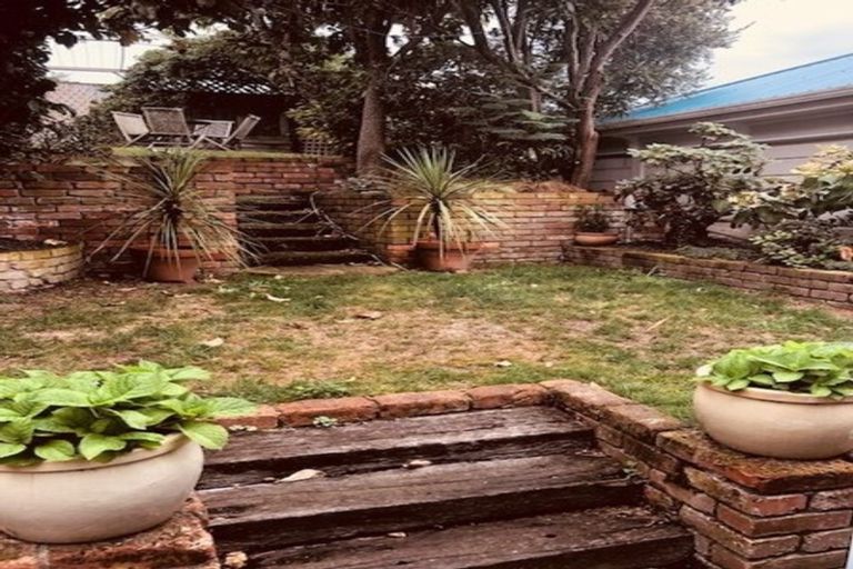 Photo of property in 74 Ellice Street, Mount Victoria, Wellington, 6011