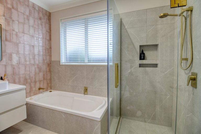 Photo of property in 11 Steane Place, Halswell, Christchurch, 8025