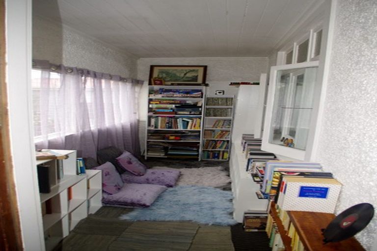 Photo of property in 28 Napier Street, Opunake, 4616