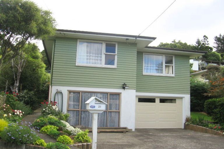 Photo of property in 21 Khouri Avenue, Karori, Wellington, 6012