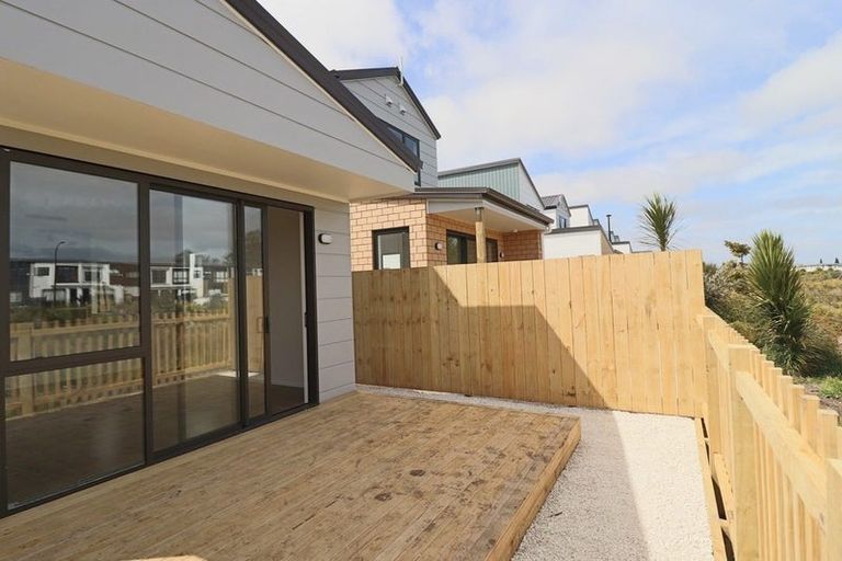 Photo of property in 11 John Gray Street, Papakura, 2110