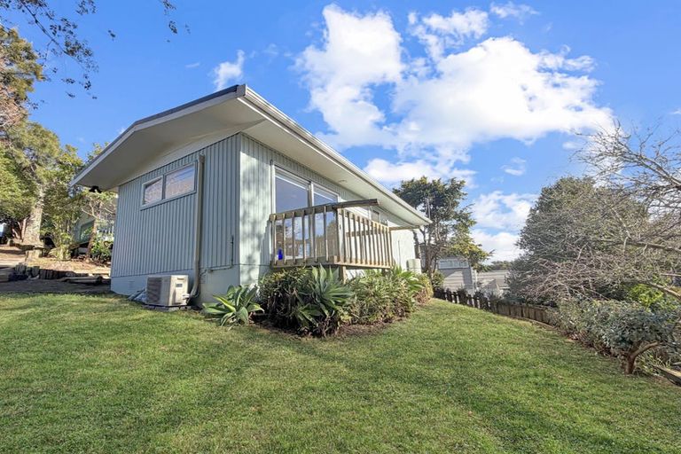 Photo of property in 19 Morriggia Place, Bayview, Auckland, 0629