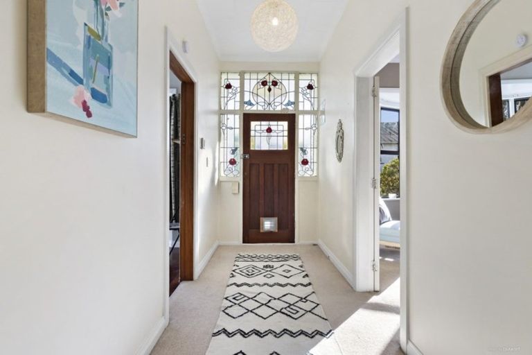 Photo of property in 10 Avon Street, Island Bay, Wellington, 6023