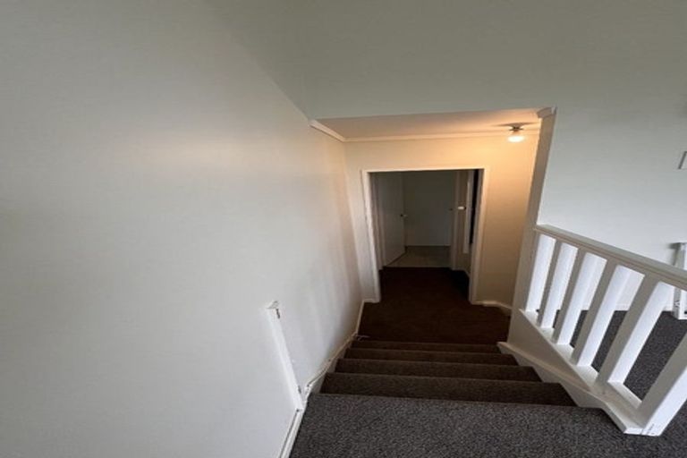 Photo of property in 34b Colchester Crescent, Newlands, Wellington, 6037