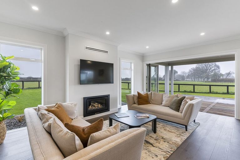 Photo of property in 4 Sunline Drive, Leamington, Cambridge, 3432