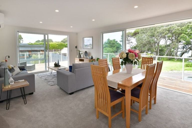 Photo of property in 877 Whangaparaoa Road, Manly, Whangaparaoa, 0930
