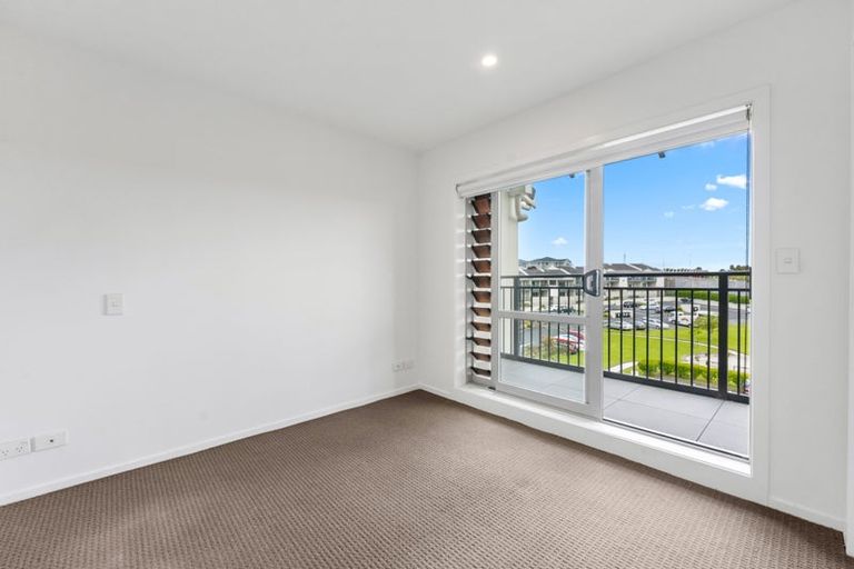 Photo of property in 16b/71 Spencer Road, Oteha, Auckland, 0632